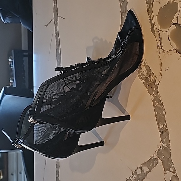 High heels - Picture 2 of 7